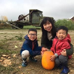 Meet your Posher, Elaine